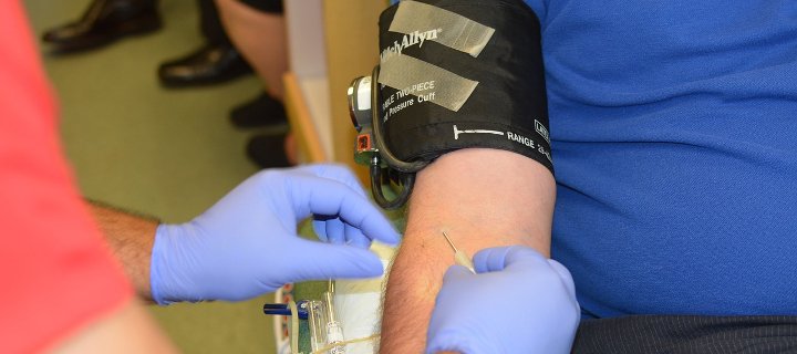 Landrat Dr. Müller lädt wieder zur Blutspendeaktion ein