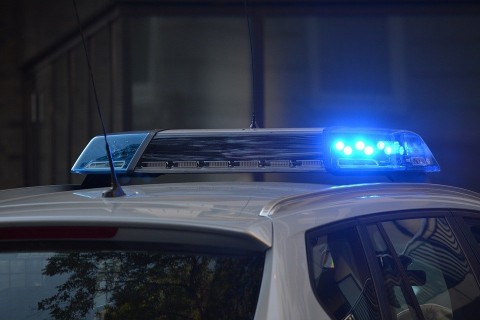 Voerde - Polizei sucht Autofahrerin und weitere Zeugen nach Unfall